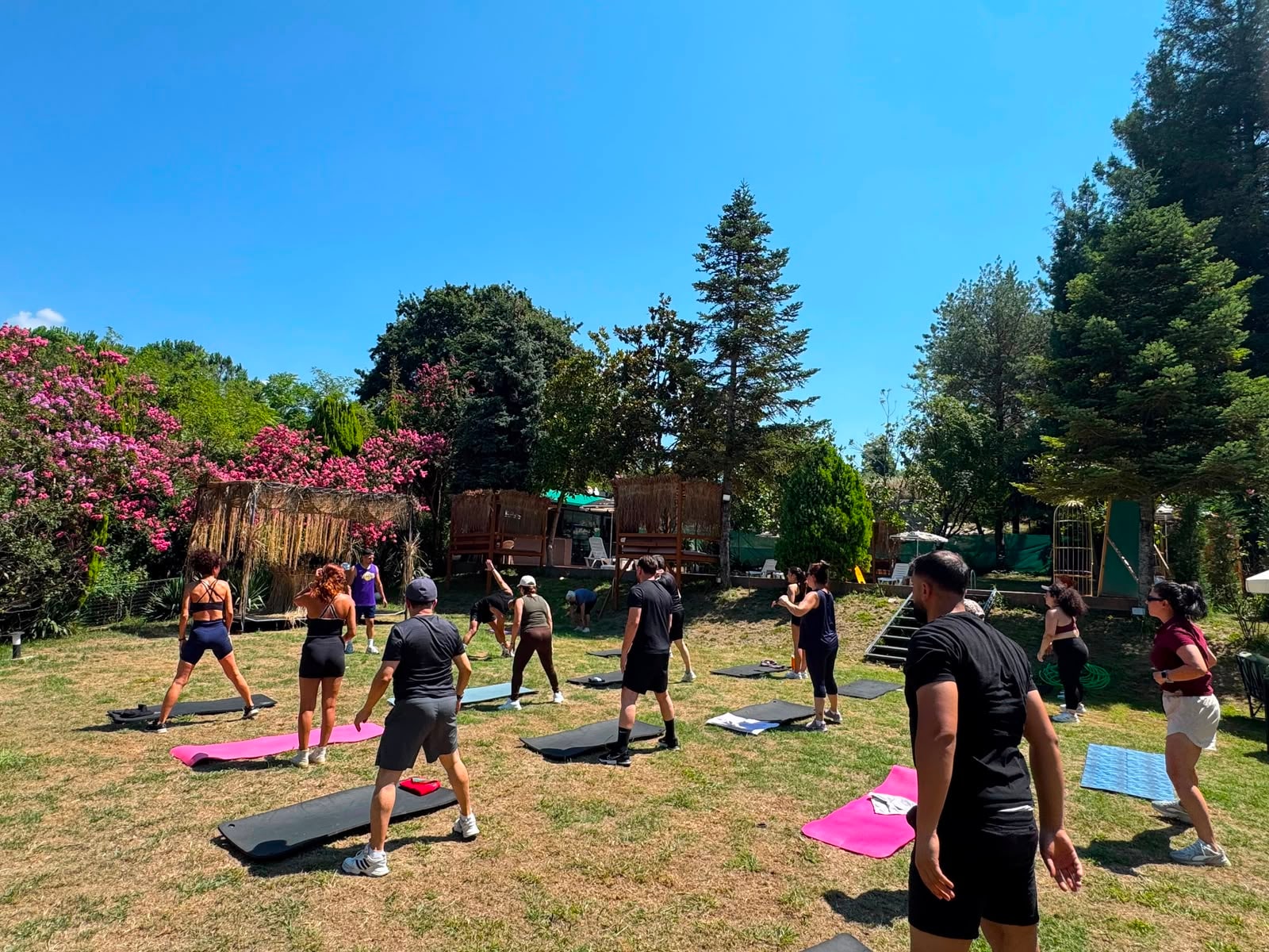 Doğada fonksiyonel fitness antrenmanı