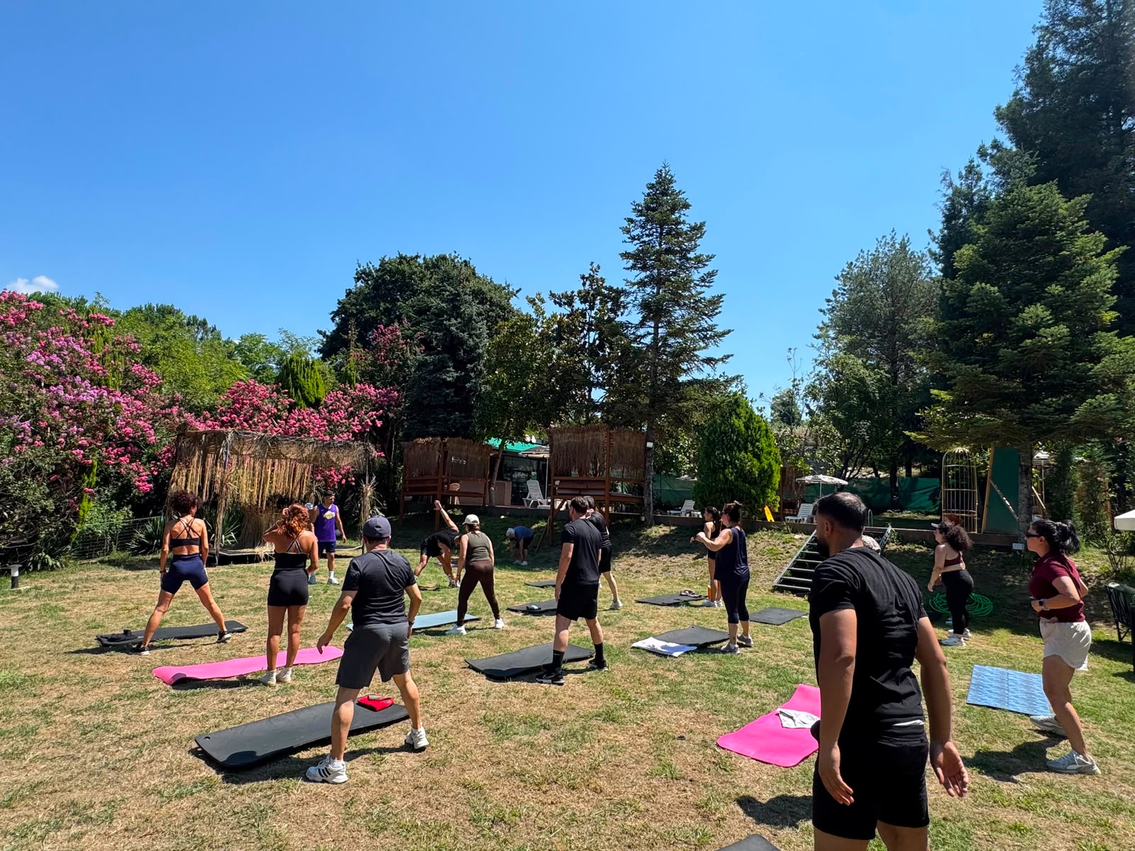 Doğada fonksiyonel fitness antrenmanı
