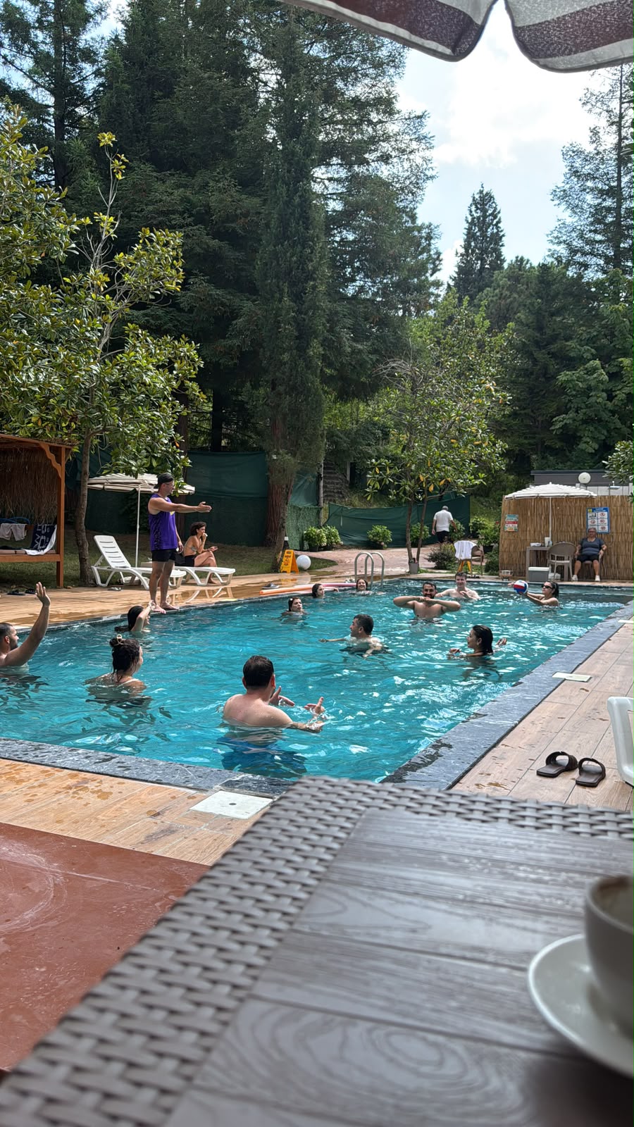 Havuz & Recovery etkinliğine katılan CB Fit Camp grubu